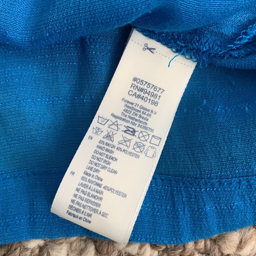 Forever 21 Blue Sleeveless Button Down Tank Top - Picture 2 of 5